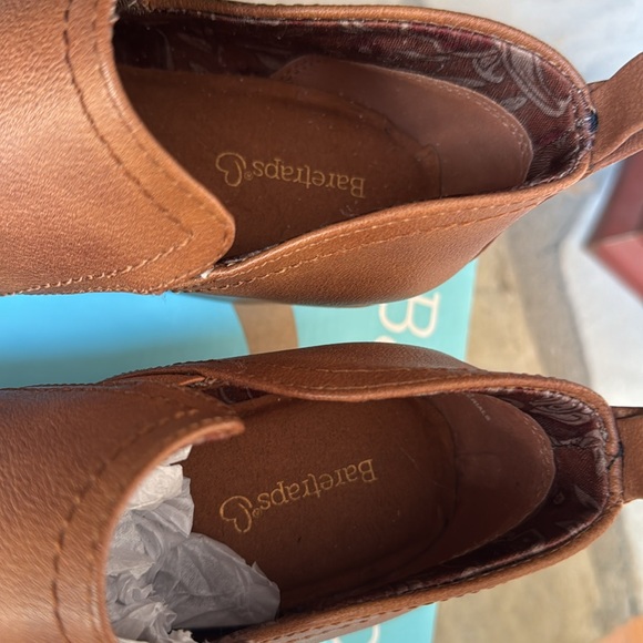 Baretraps Lidian ankle booties - Picture 4 of 9